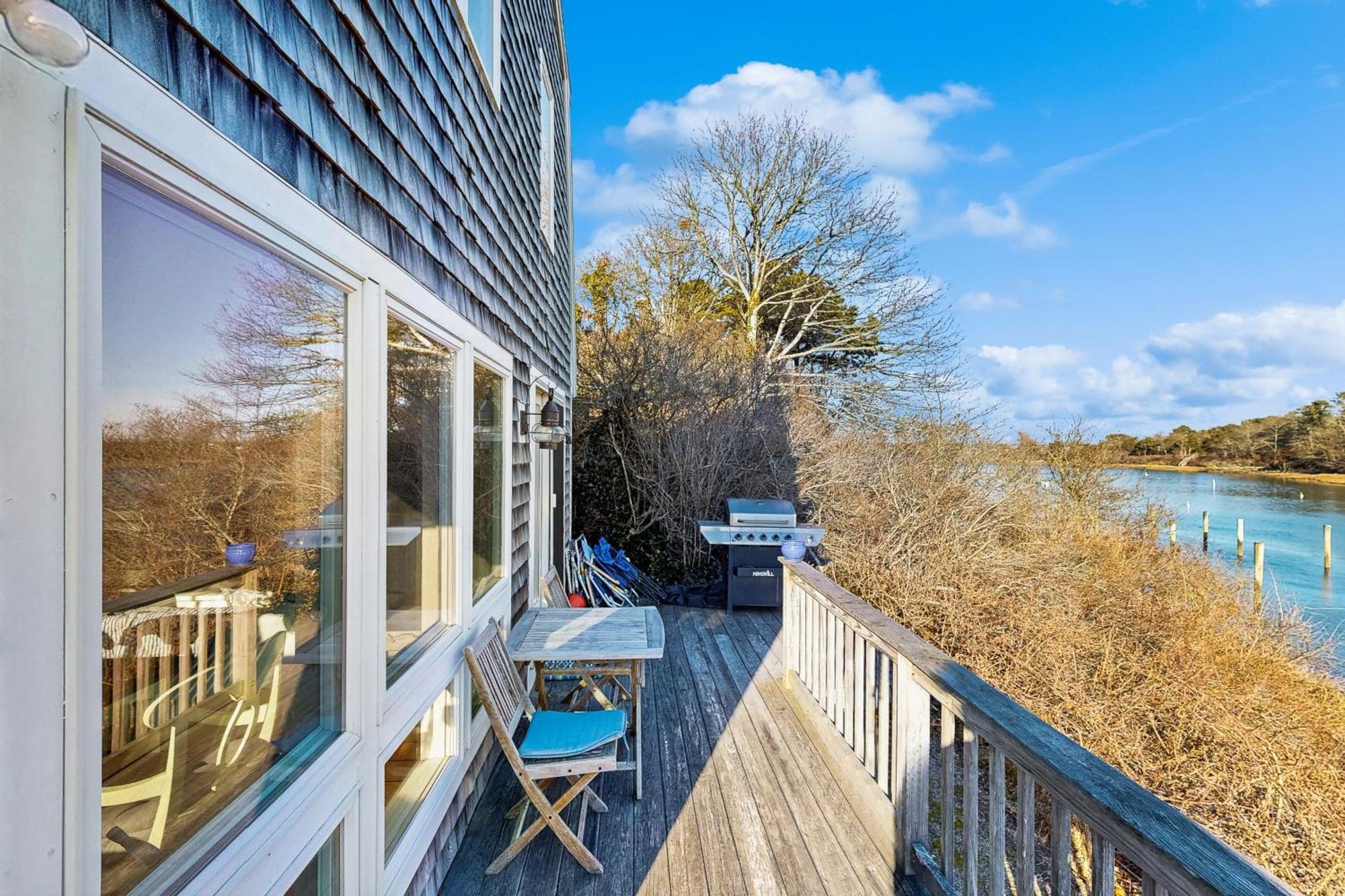 A Chatham Pearl On Oyster River Luaran gambar